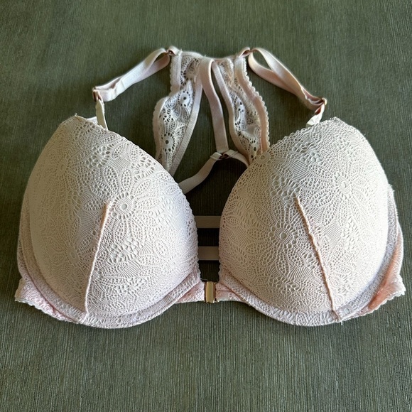 Victoria's Secret Blush Lace Bra - Picture 1 of 5